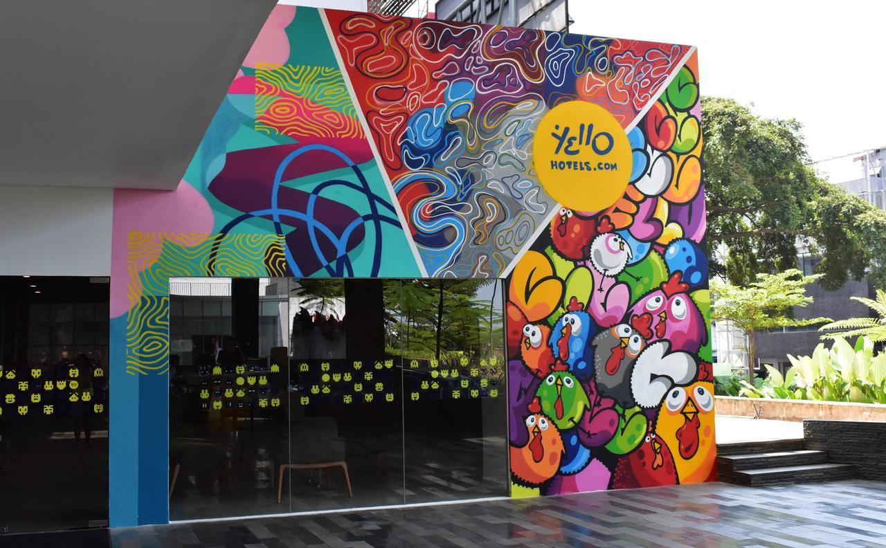 Yello Hotel Paskal Bandung Exterior photo
