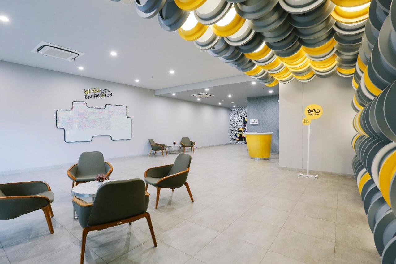 Yello Hotel Paskal Bandung Exterior photo