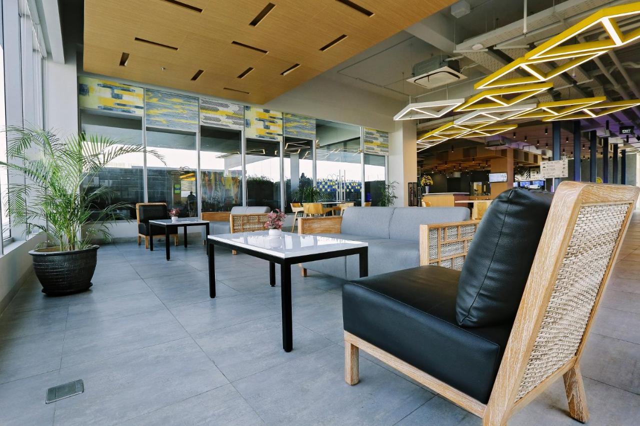 Yello Hotel Paskal Bandung Exterior photo